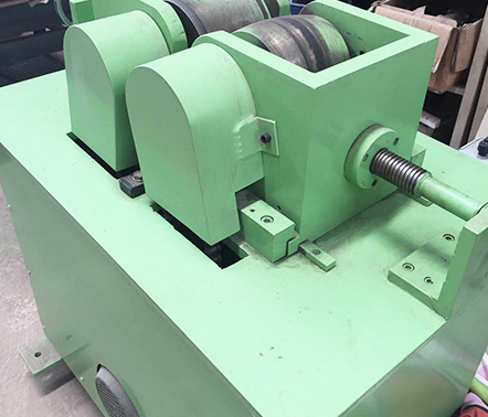 益海兩輥輪校直機